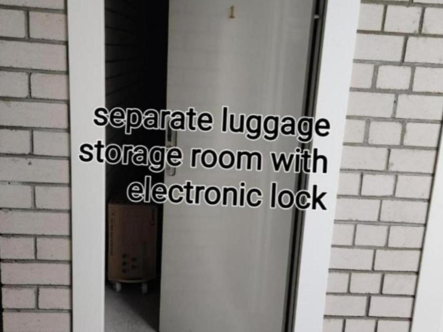 Happy Inn Vip, Self Check-In-24X7, A-C, Parking-In-The-Underground-Garage VNO Exterior foto